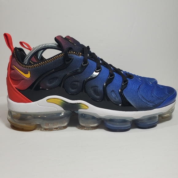 air vapormax plus live together play together